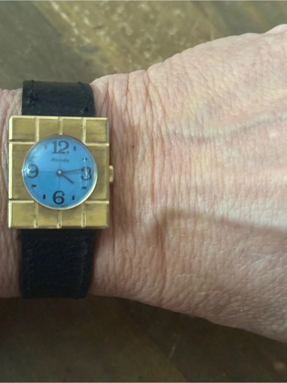 Vintage Nivada analog leather watch
